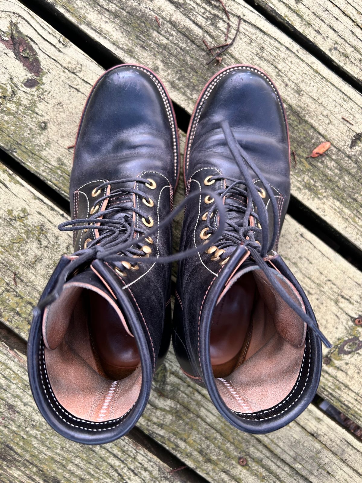 Photo by stepped_in_dookie_again on January 5, 2024 of the Quan Shoemaker Unknown Model in Maryam Black Horsebutt.