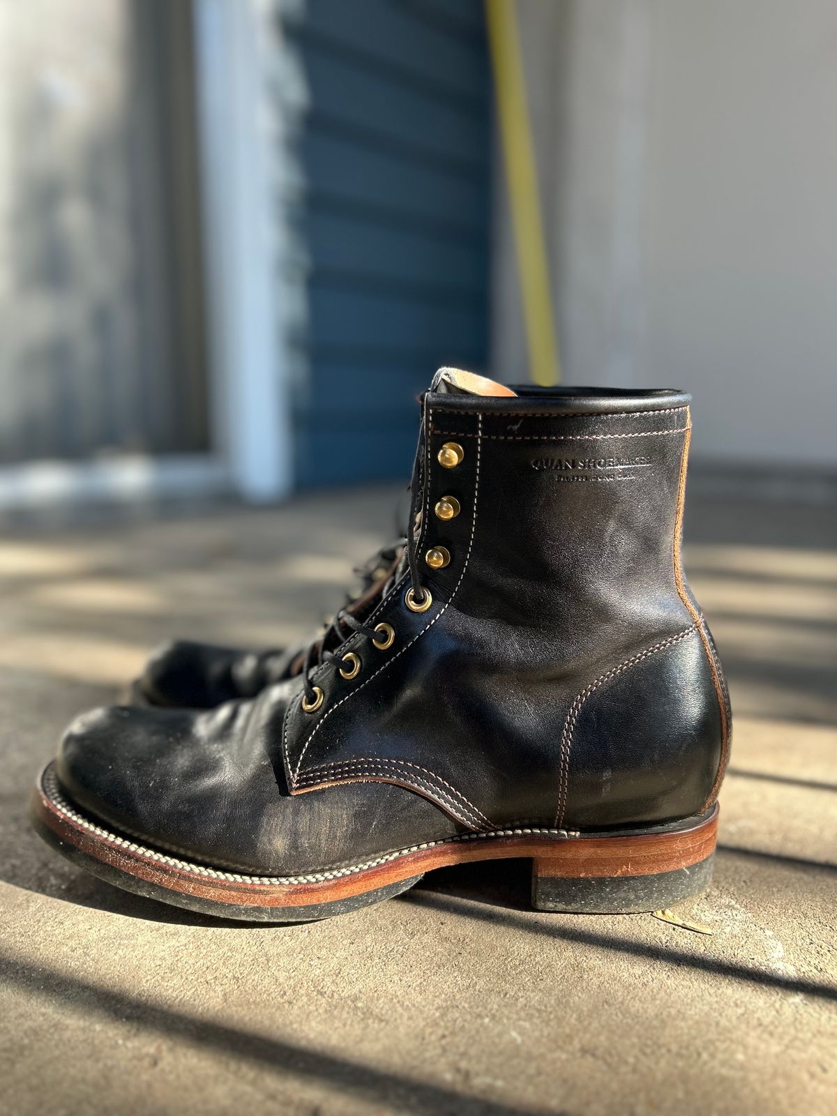 Photo by stepped_in_dookie_again on February 5, 2024 of the Quan Shoemaker Unknown Model in Maryam Black Horsebutt.