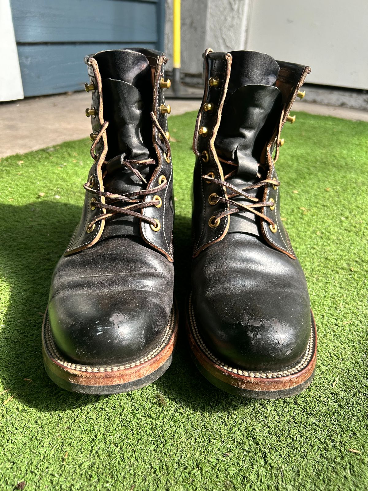 Photo by stepped_in_dookie_again on March 4, 2024 of the Quan Shoemaker Unknown Model in Maryam Black Horsebutt.
