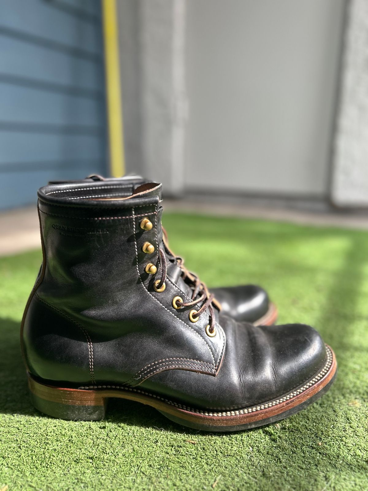 Photo by stepped_in_dookie_again on March 4, 2024 of the Quan Shoemaker Unknown Model in Maryam Black Horsebutt.