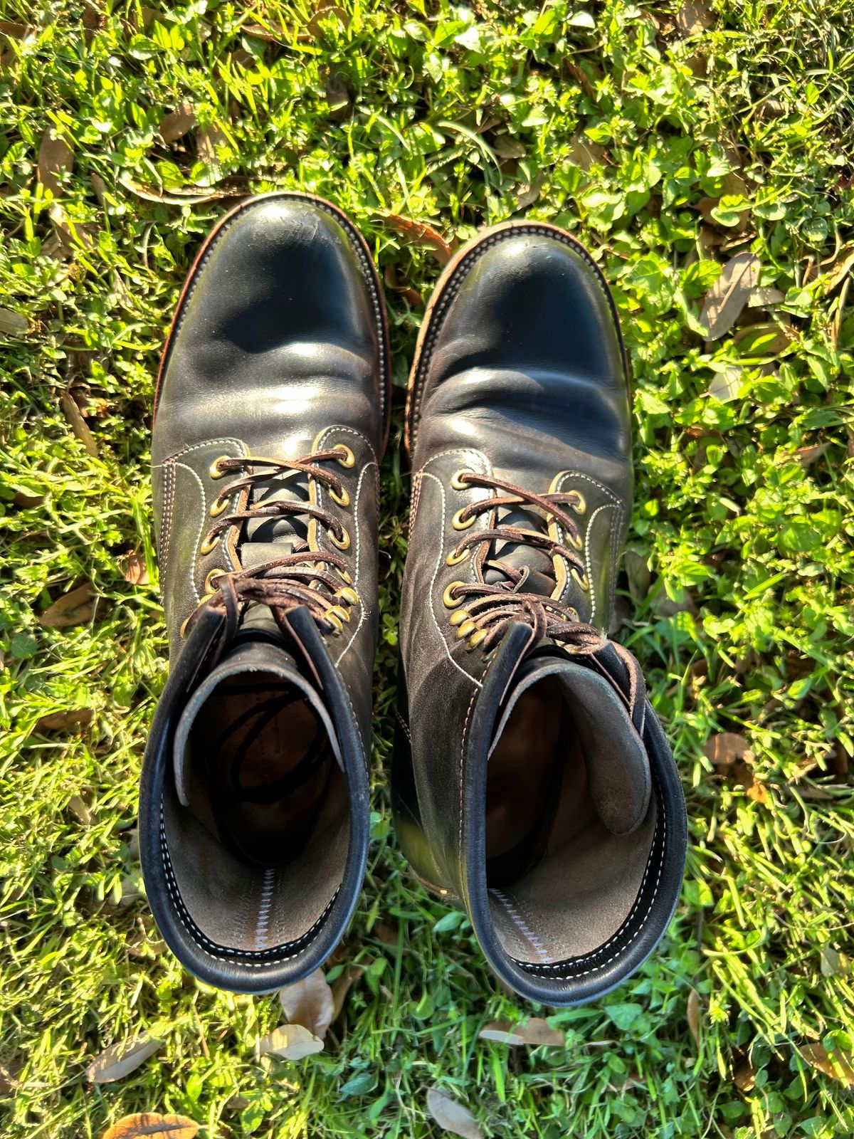 Photo by stepped_in_dookie_again on April 5, 2024 of the Quan Shoemaker Unknown Model in Maryam Black Horsebutt.