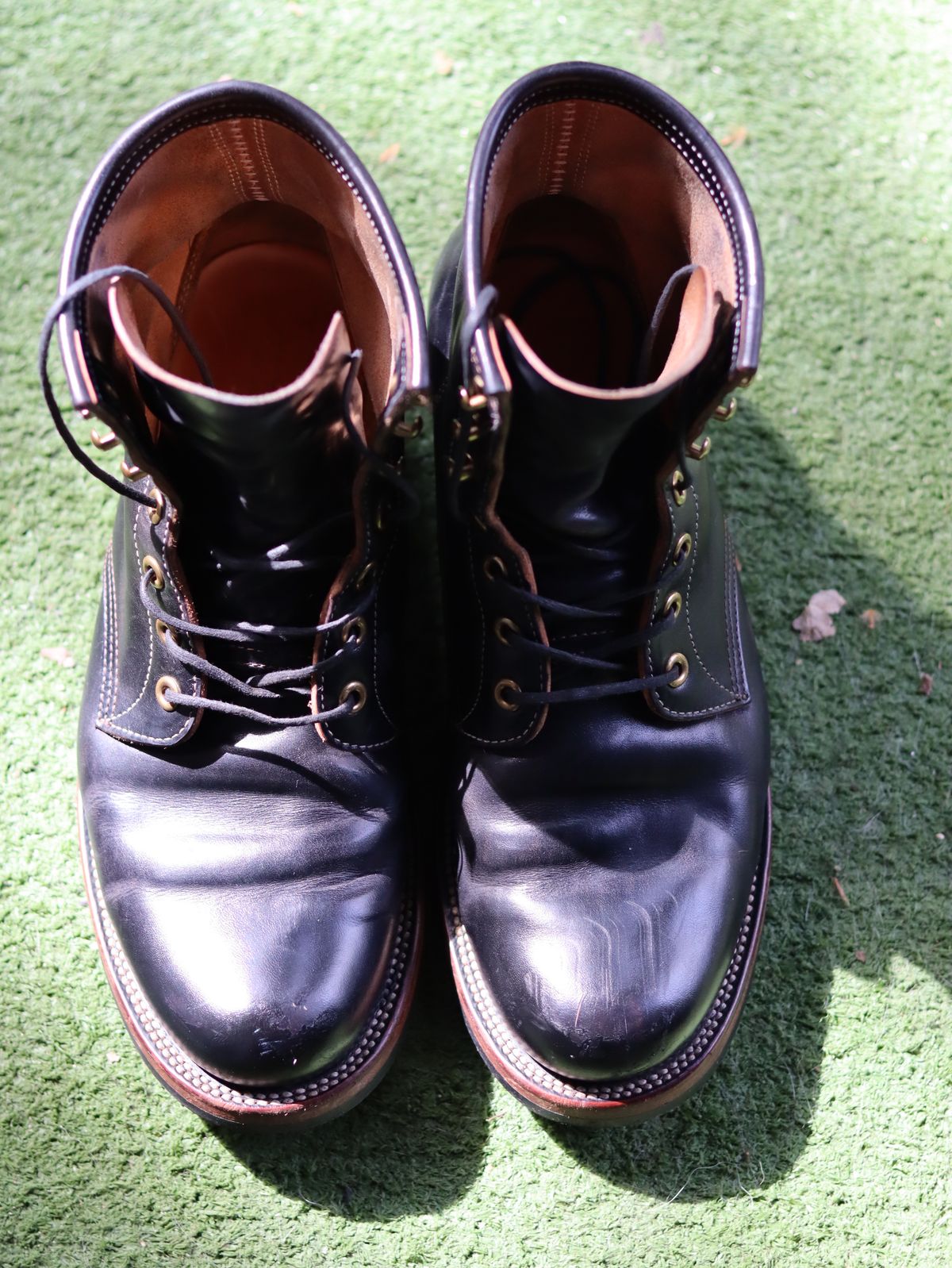 Photo by stepped_in_dookie_again on February 15, 2025 of the Quan Shoemaker Unknown Model in Maryam Black Horsebutt.