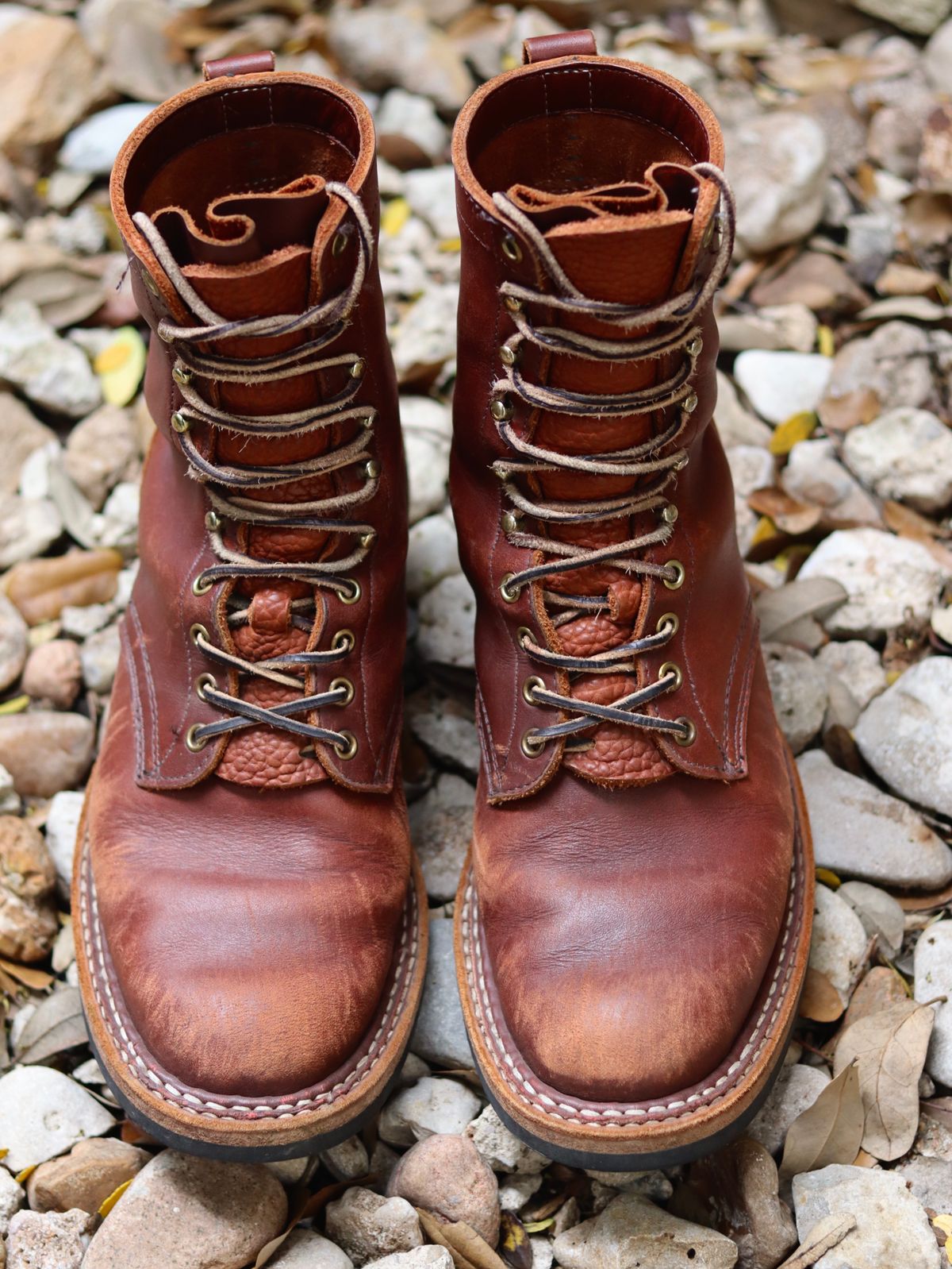 Photo by stepped_in_dookie_again on April 1, 2025 of the White's Packer in Seidel Red Dog Oil Tan.