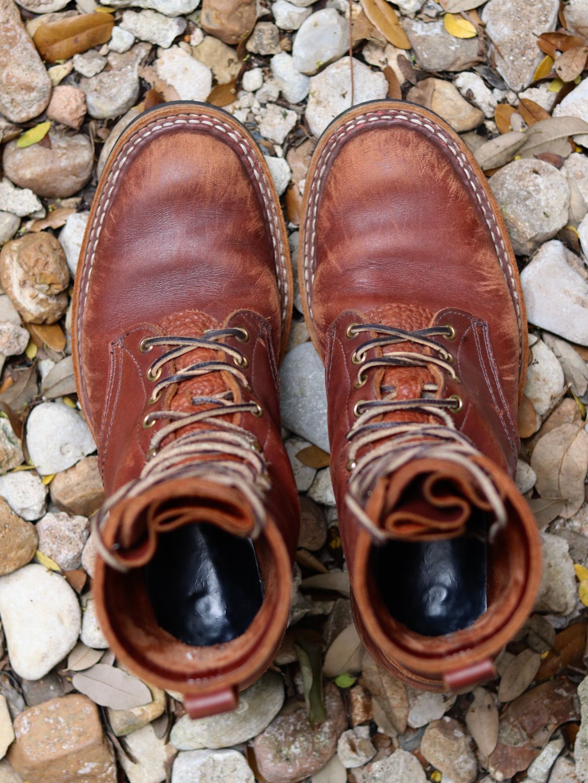 Photo by stepped_in_dookie_again on April 1, 2025 of the White's Packer in Seidel Red Dog Oil Tan.