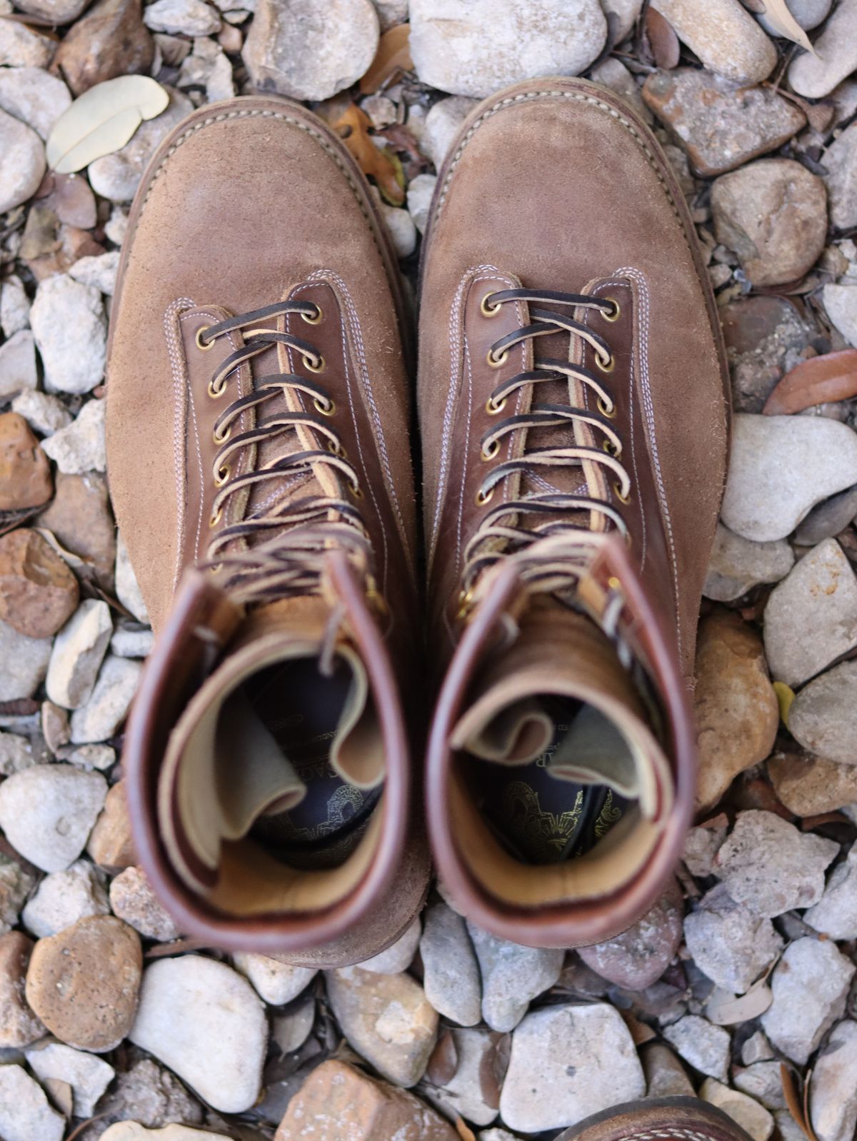 Photo by stepped_in_dookie_again on February 5, 2026 of the Sagara Valiant Old in Sagara Arborwax Amber Smooth & Sagara Arborwax Amber Reverse.