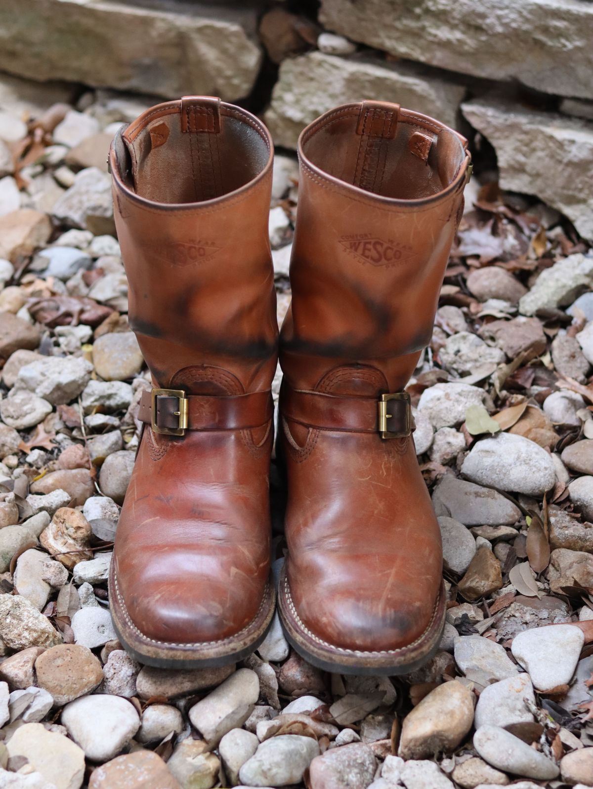 Photo by stepped_in_dookie_again on January 5, 2026 of the Wesco Mister Lou in Maryam Natural Horsehide.
