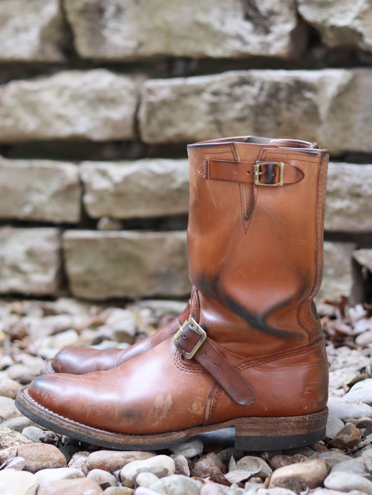 Photo by stepped_in_dookie_again on January 5, 2026 of the Wesco Mister Lou in Maryam Natural Horsehide.