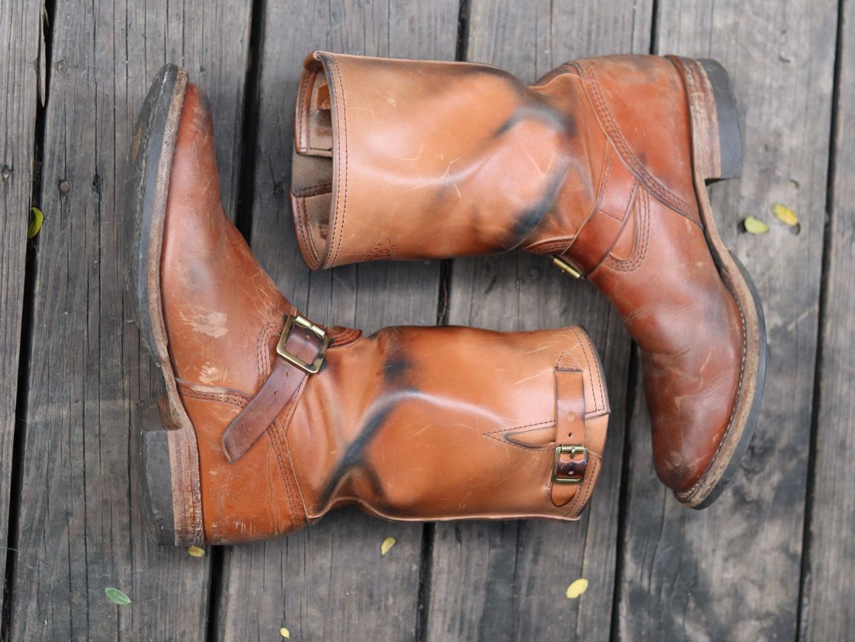 Photo by stepped_in_dookie_again on January 5, 2026 of the Wesco Mister Lou in Maryam Natural Horsehide.