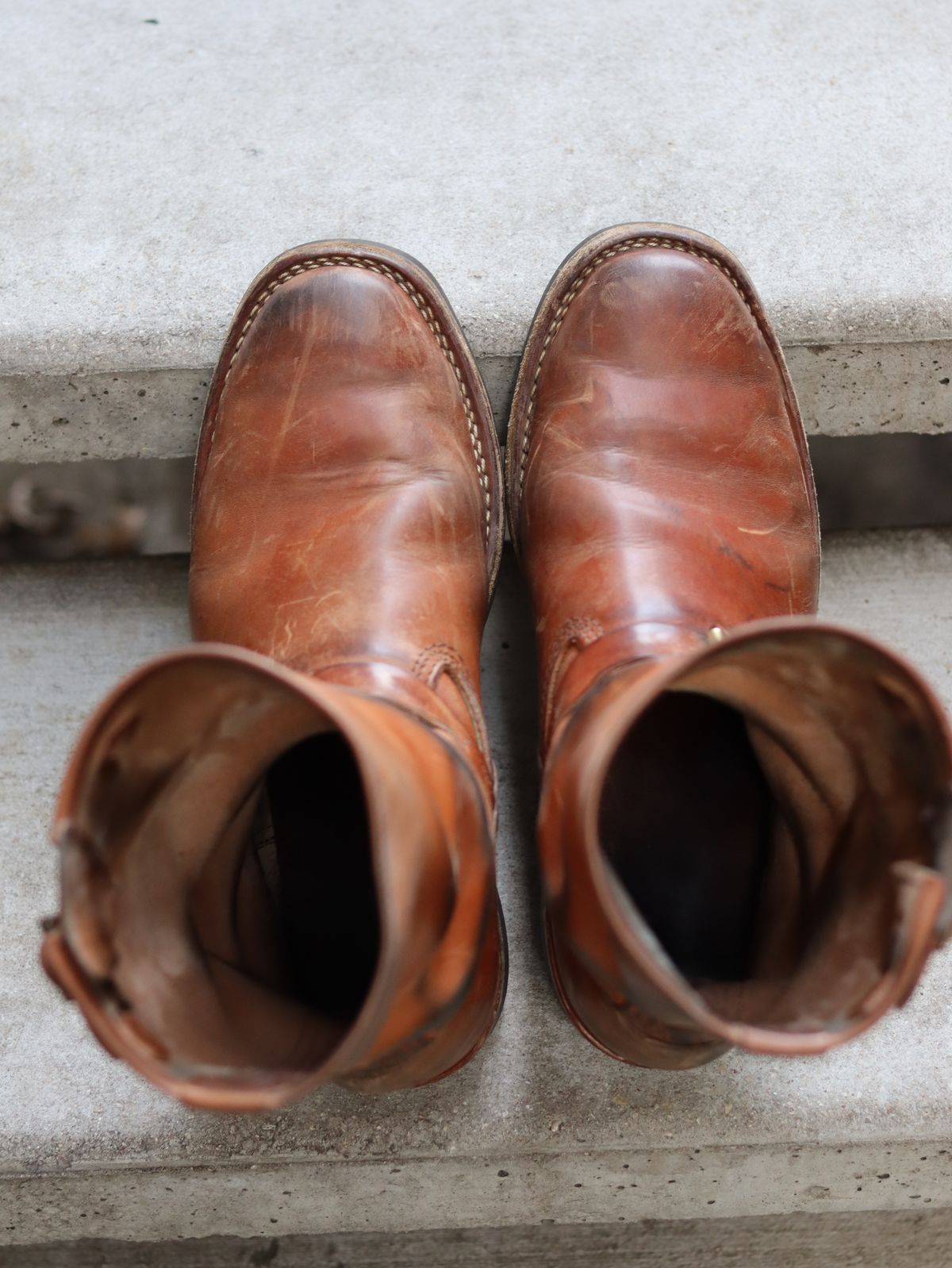 Photo by stepped_in_dookie_again on January 5, 2026 of the Wesco Mister Lou in Maryam Natural Horsehide.
