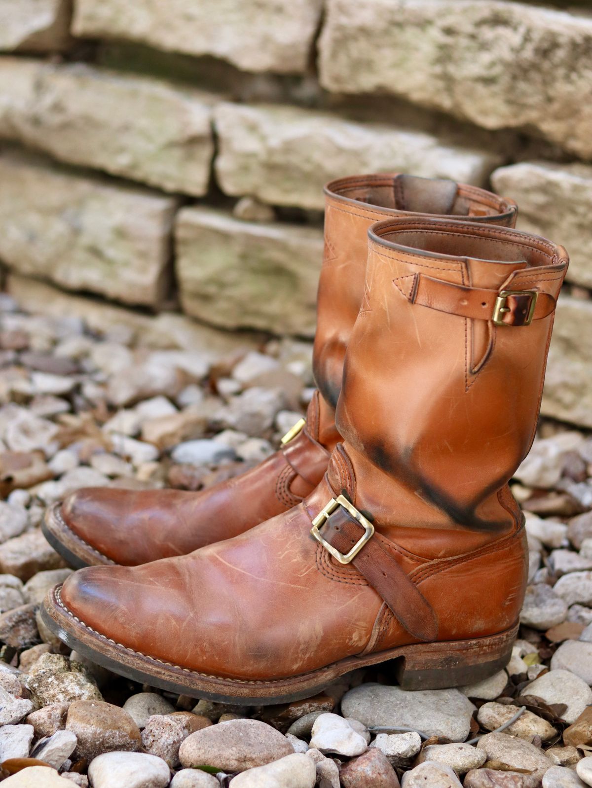 Photo by stepped_in_dookie_again on February 4, 2026 of the Wesco Mister Lou in Maryam Natural Horsehide.