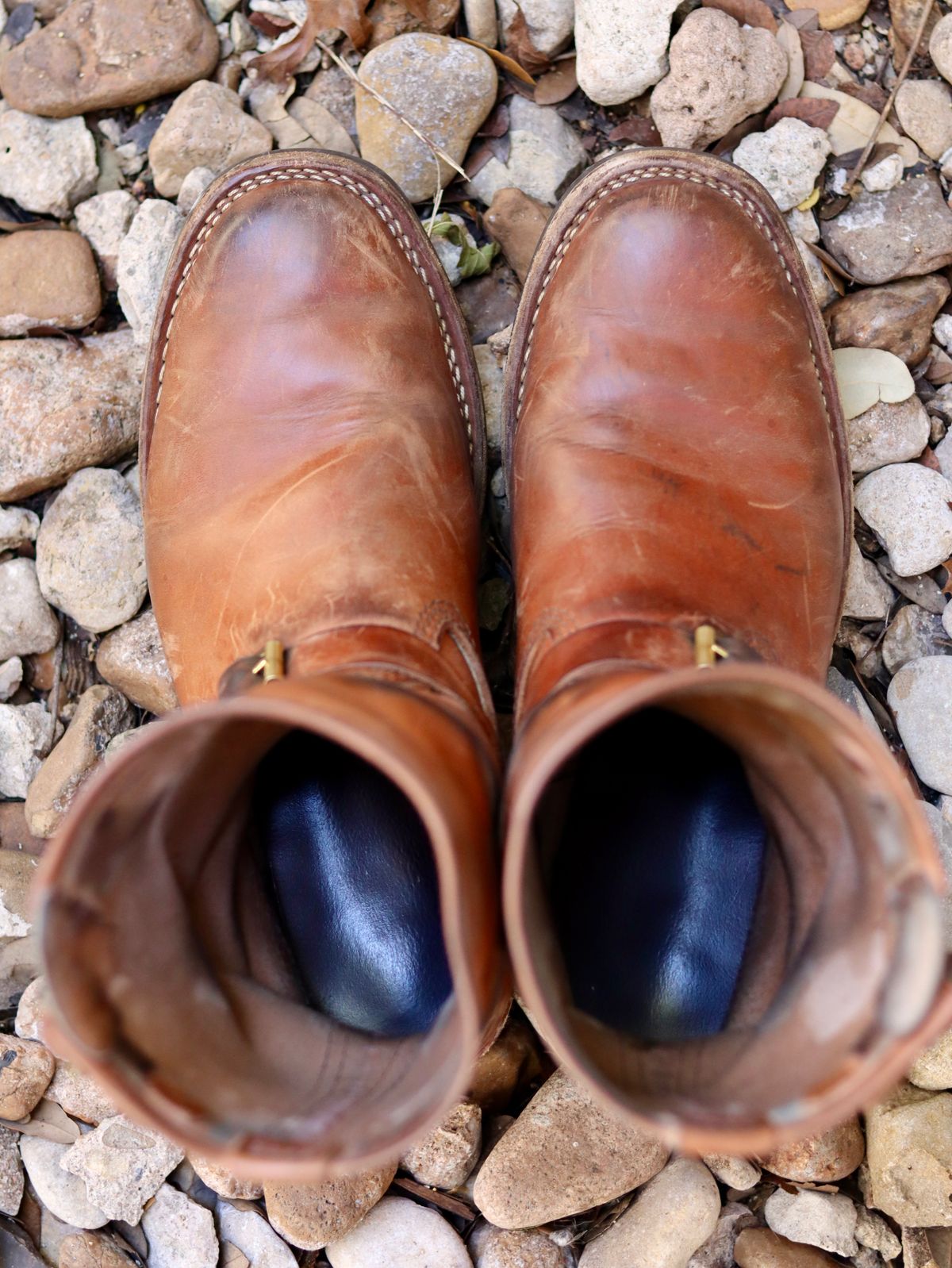 Photo by stepped_in_dookie_again on February 4, 2026 of the Wesco Mister Lou in Maryam Natural Horsehide.