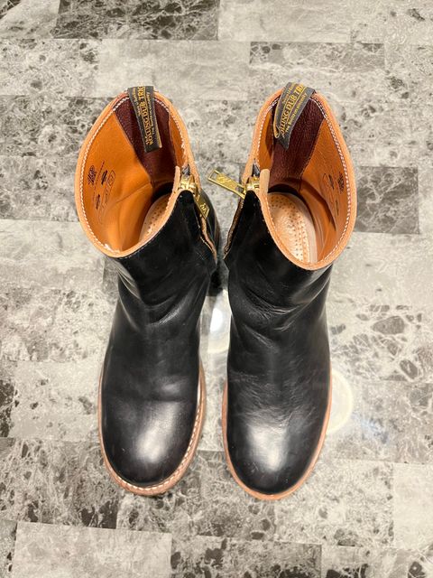 Photo by snipy on December 6, 2022 of the Rolling Dub Trio Casper Boot in Horween Black Teacore Chromexcel.