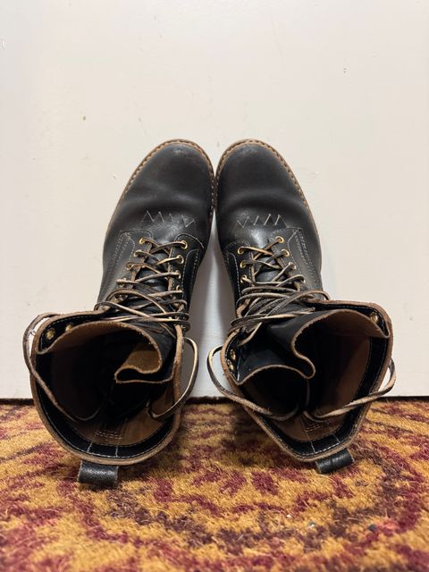 Photo by pasghetti_western on November 5, 2025 of the White's x Division Road 7” Semi-Dress in Horween Black Waxed Flesh.