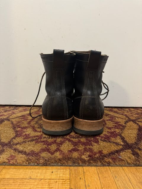 Photo by pasghetti_western on December 5, 2025 of the White's x Division Road 7” Semi-Dress in Horween Black Waxed Flesh.