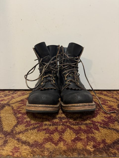 Photo by pasghetti_western on December 5, 2025 of the White's x Division Road 7” Semi-Dress in Horween Black Waxed Flesh.