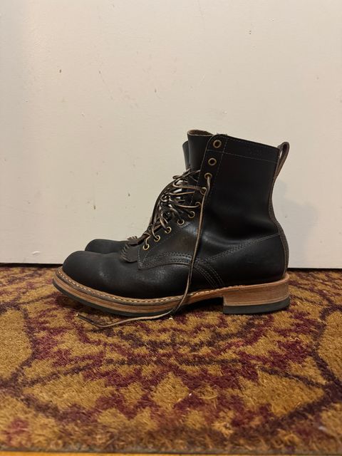 Photo by pasghetti_western on December 5, 2025 of the White's x Division Road 7” Semi-Dress in Horween Black Waxed Flesh.