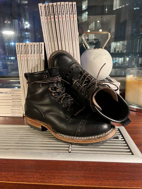 Photo by HLDM on December 6, 2022 of the White's Bounty Hunter in Horween Black Chromexcel Horsehide.