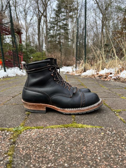 Photo by HLDM on January 1, 2023 of the White's Bounty Hunter in Horween Black Chromexcel Horsehide.