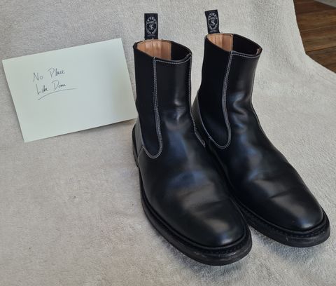 Photo by ChuckTales on November 1, 2022 of the Tricker's Stephen Chelsea Boot in Black Calf.