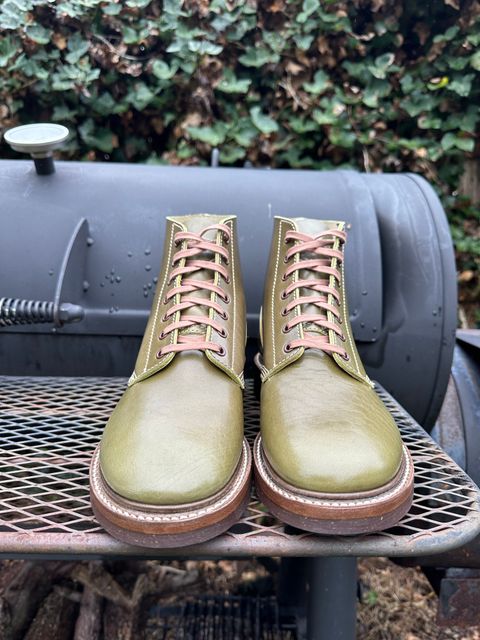 Photo by 8loop on October 1, 2022 of the John Lofgren M-43 Service Shoes in Shinki Olive Shrunken Horsebutt.
