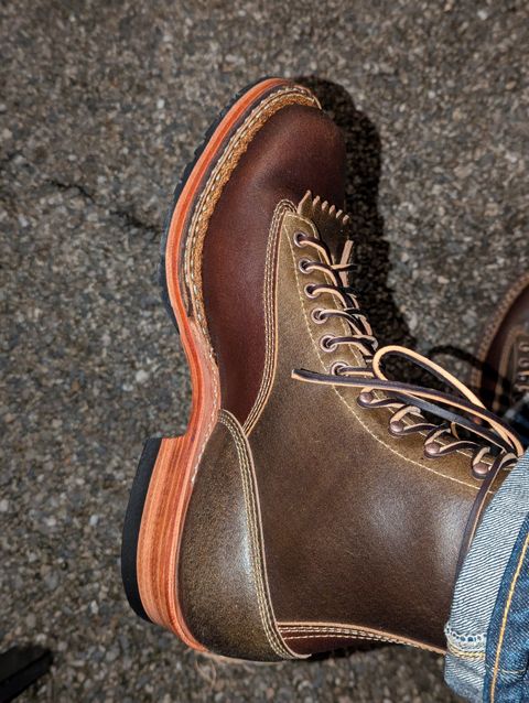 Photo by dwbrunton on October 24, 2024 of the White's Bounty Hunter in Horween Cinnamon Waxed Flesh & Horweem Olive Waxed Flesh.