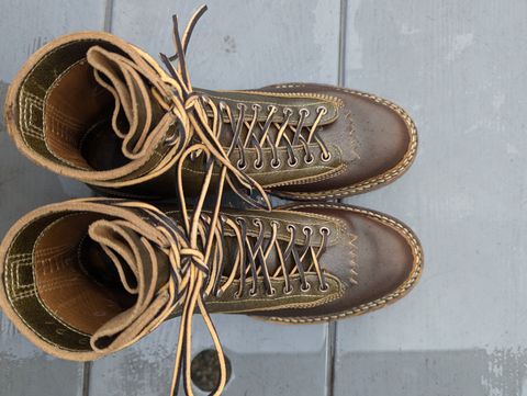 Photo by dwbrunton on October 25, 2024 of the White's Bounty Hunter in Horween Cinnamon Waxed Flesh & Horweem Olive Waxed Flesh.
