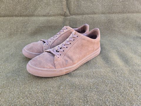 Photo by tdoellman on February 17, 2025 of the Thursday Premier Low Top in Camel Oil Snuff Suede.