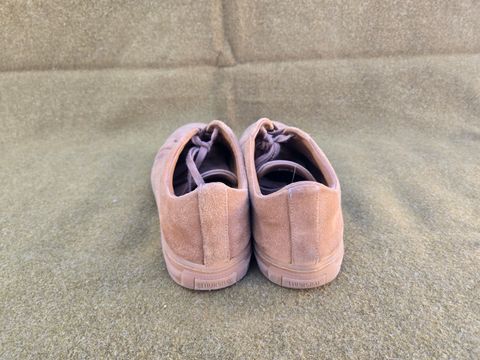Photo by tdoellman on February 17, 2025 of the Thursday Premier Low Top in Camel Oil Snuff Suede.