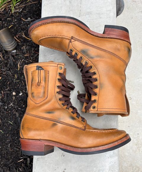 Photo by buellrider on December 1, 2024 of the Willie's Handmade Boots Hunting Boot in Horween Natural Latigo.