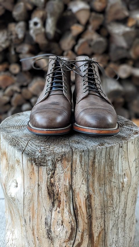 Photo by timelesstough on October 2, 2023 of the Viberg Service Boot BCT in Maryam 1071 Horsebutt.