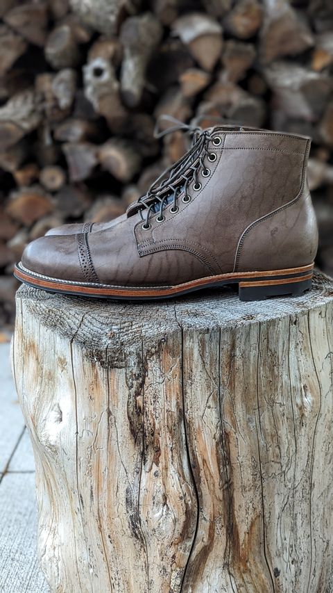 Photo by timelesstough on October 2, 2023 of the Viberg Service Boot BCT in Maryam 1071 Horsebutt.