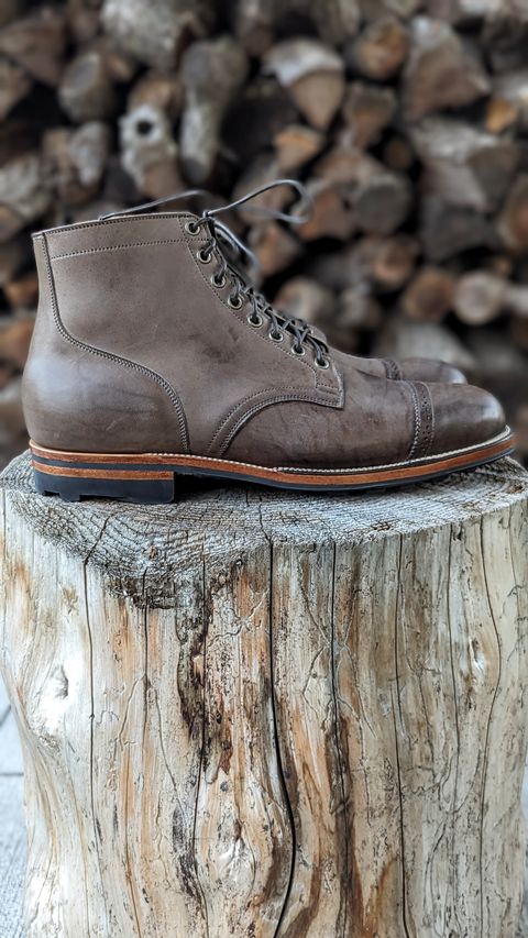 Photo by timelesstough on October 2, 2023 of the Viberg Service Boot BCT in Maryam 1071 Horsebutt.