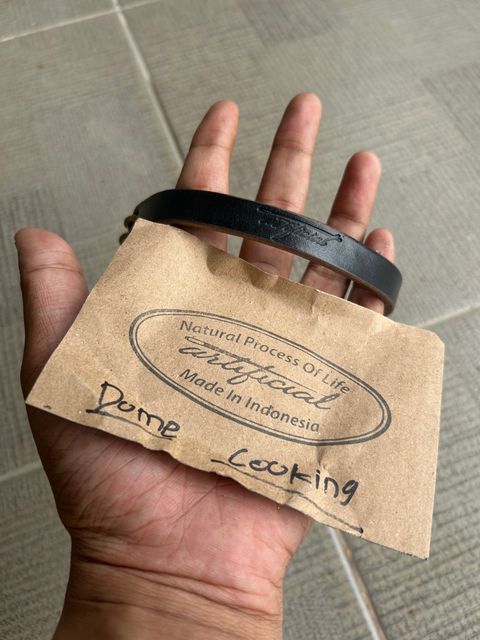 Photo by enggut on November 1, 2025 of the Artificial Goods Bracelet in Indonesian Natural Veg Tan.