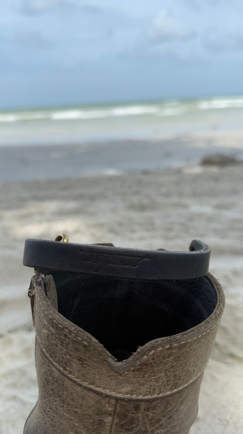 Photo by enggut on January 4, 2026 of the Artificial Goods Bracelet in Indonesian Natural Veg Tan.