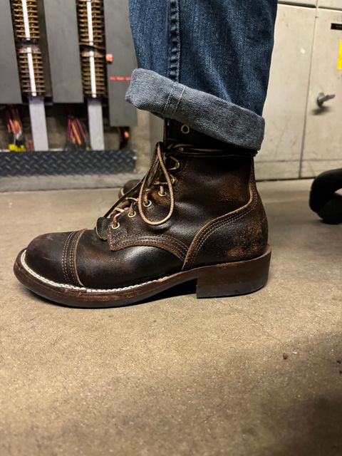 Photo by JayGeeToo on April 22, 2024 of the Nicks Americana in Horween Brown Waxed Flesh.