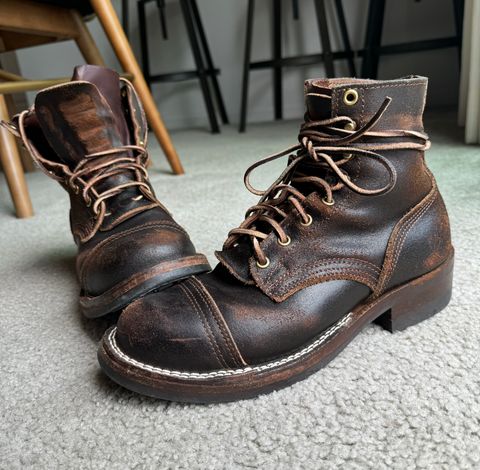 Photo by JayGeeToo on April 24, 2024 of the Nicks Americana in Horween Brown Waxed Flesh.