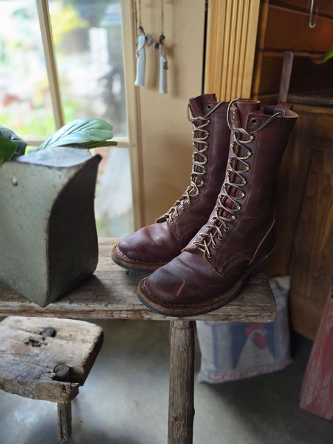 Photo by RabbitsOnTheMoon on July 5, 2026 of the White's x Rose Anvil Drifter in Seidel Red Dog Oil Tan.