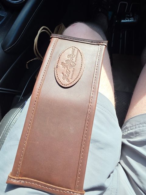 Photo by RabbitsOnTheMoon on July 13, 2026 of the Frost River Leather Bi-Fold Wallet in S.B. Foot Briar Oil Slick & Waxed Canvas.