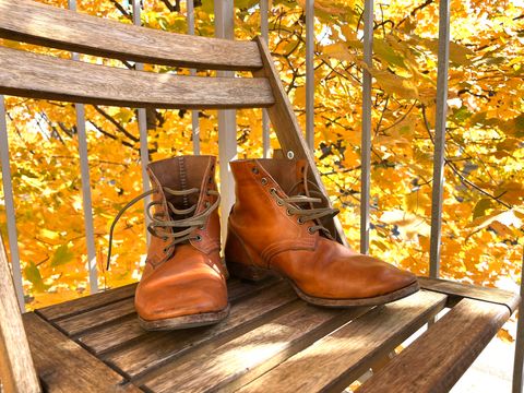 Photo by nitrocelluloseballoon on October 26, 2025 of the Self-Made Light Duty Boondockers in Horween English Tan Essex.