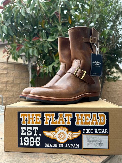 Photo by chriscanecoffee on December 30, 2024 of the The Flat Head Engineer Boots in Horween Natural Chromexcel.