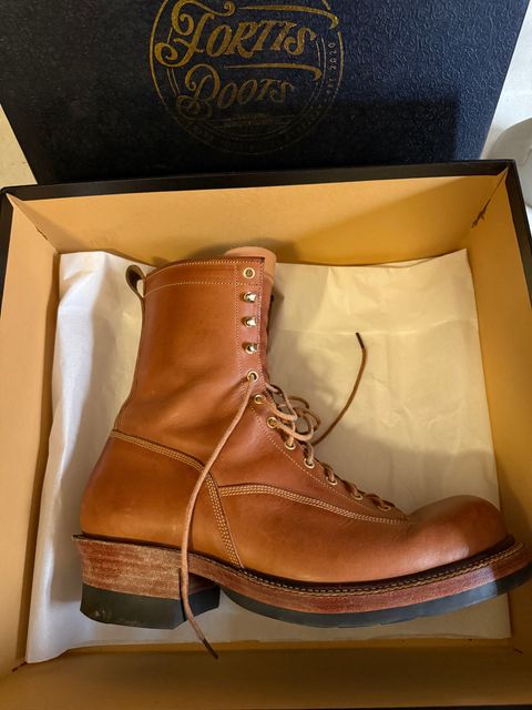Photo by SlurryB on January 5, 2025 of the Fortis Boots Goldrush in Badalassi Carlo Cognac Minerva.