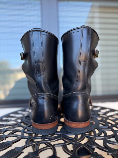 Photo by indi.raw.oninsb on January 2, 2026 of the The Flat Head Engineer Boots in Horween Black Chromexcel.
