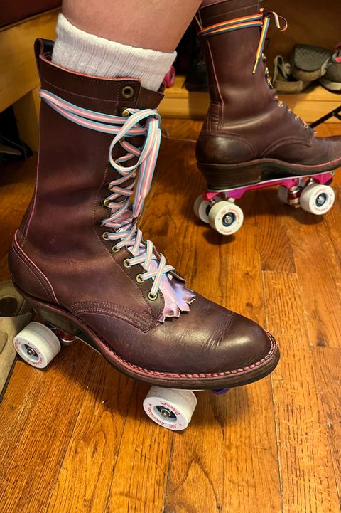 Photo by bobbi1981 on July 3, 2025 of the Nicks Packer Roller Skates in Tan.