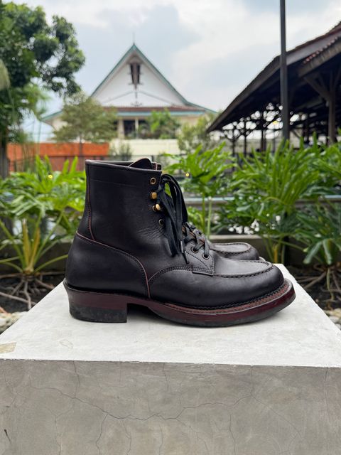Photo by satriaamp on January 5, 2026 of the Sagara YARDMASTER in Maryam Horsebutt Burgundy Overdyed Black.