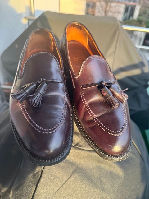 Photo by yankinschweiz on February 4, 2026 of the Alden 563 Tassel Moccasin Loafer in Horween Color 8 Shell Cordovan.
