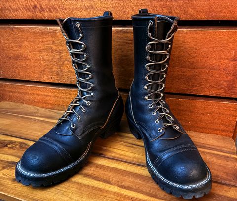 Photo by Apprehensivebootbuyer on February 26, 2025 of the Nicks Custom Model in Horween Black Waxed Flesh.