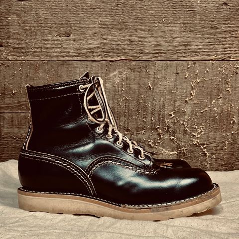Photo by boot_loon on December 5, 2025 of the Wesco Jobmaster in Horween Black Teacore Chromexcel.