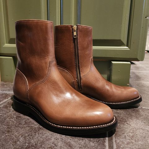 Photo by dustyjazz on July 24, 2026 of the Grant Stone Elias in Horween Dune Chromexcel.