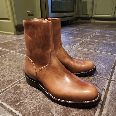 Photo by dustyjazz on July 24, 2026 of the Grant Stone Elias in Horween Dune Chromexcel.