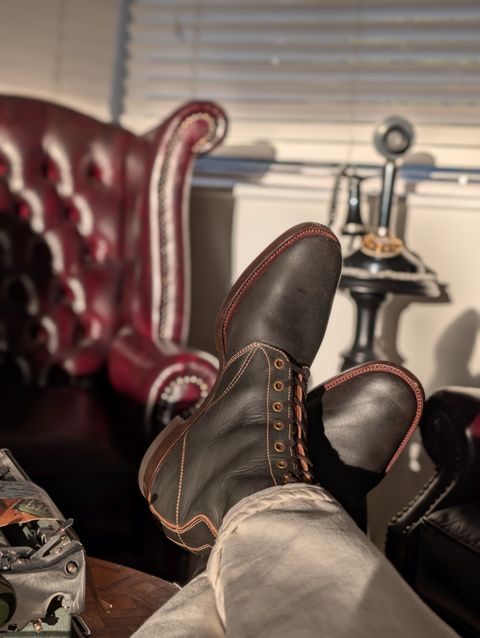 Photo by gilad on June 4, 2026 of the Clinch Hi-Liner in Wickett & Craig Black-Overdyed Latigo.